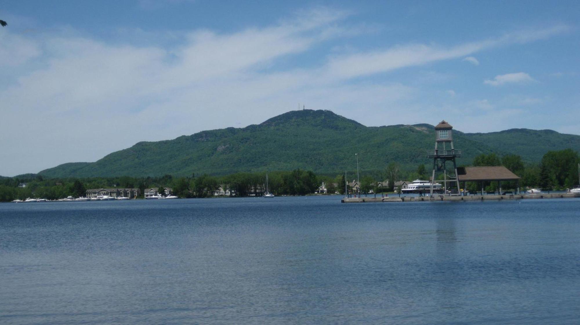 Motel De La Pente Douce Magog Bagian luar foto