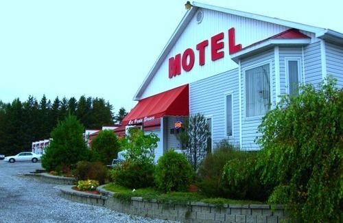 Motel De La Pente Douce Magog Bagian luar foto